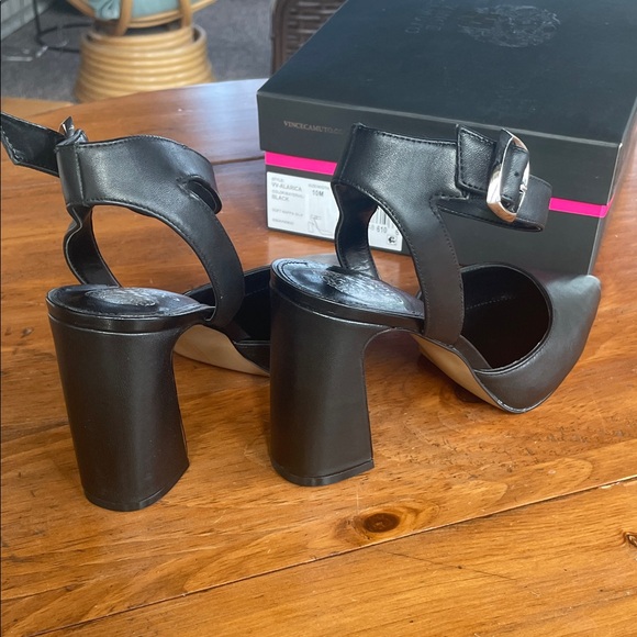 Chic Black Heels - Picture 6 of 7